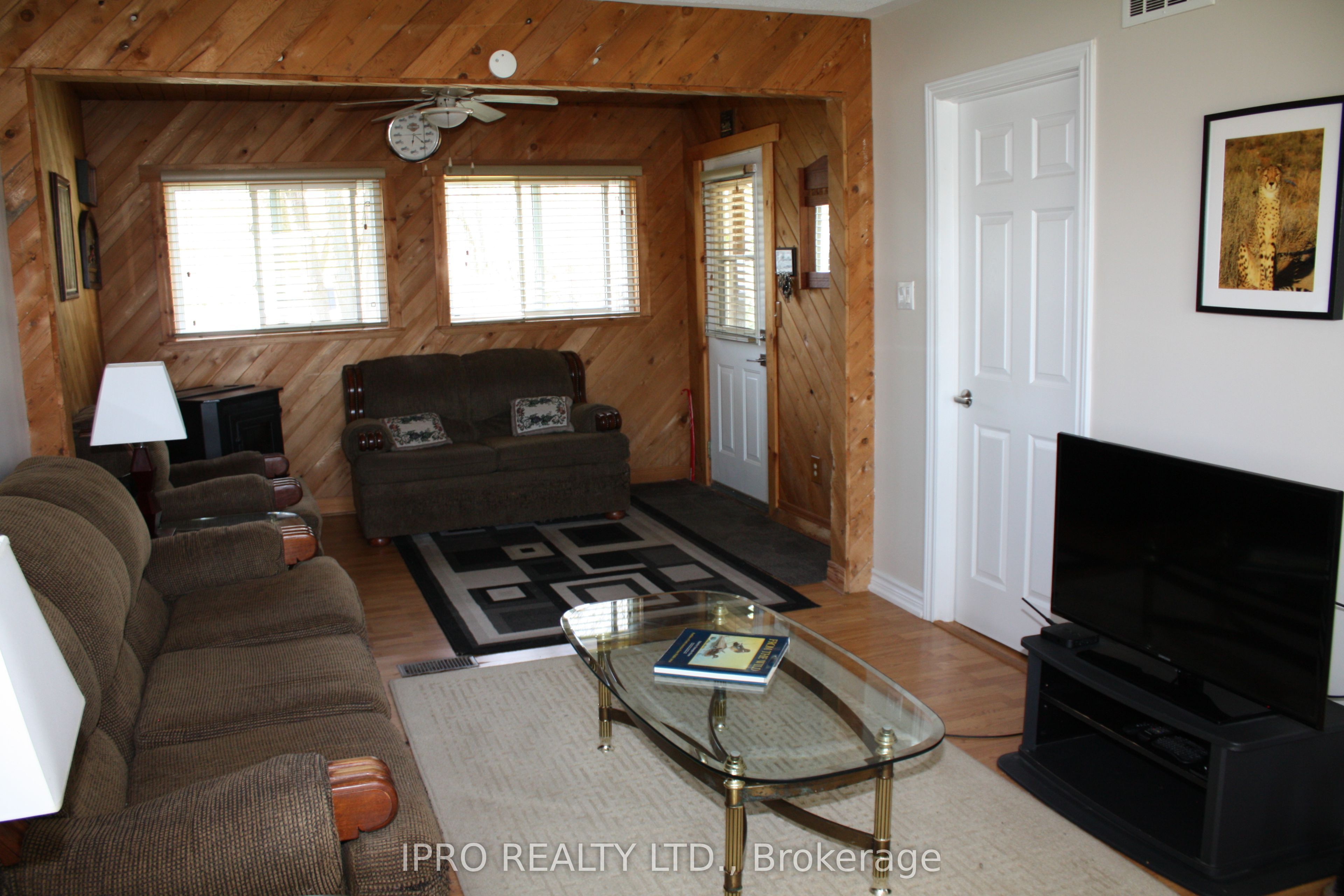 33 Willow Point Road
