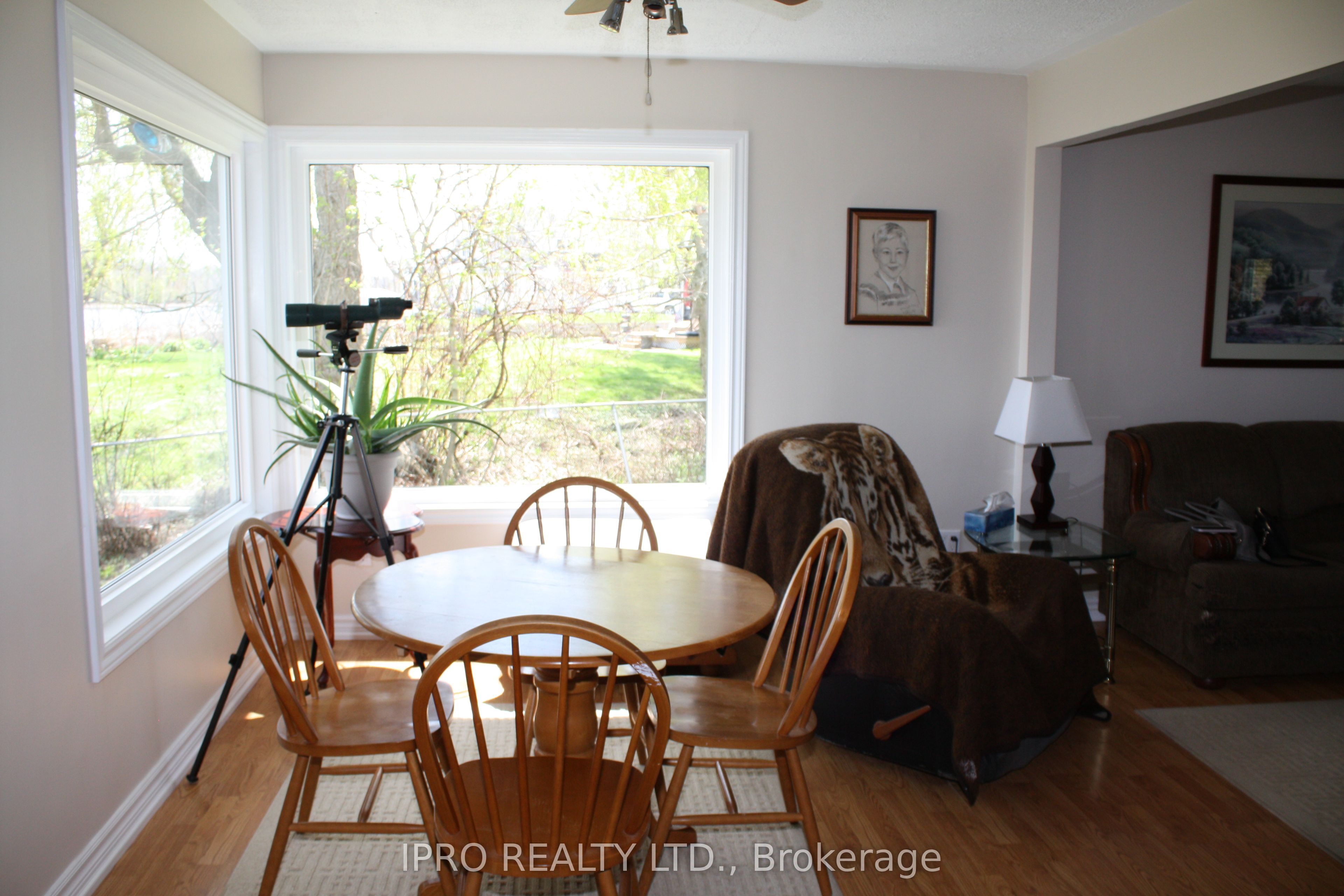 33 Willow Point Road