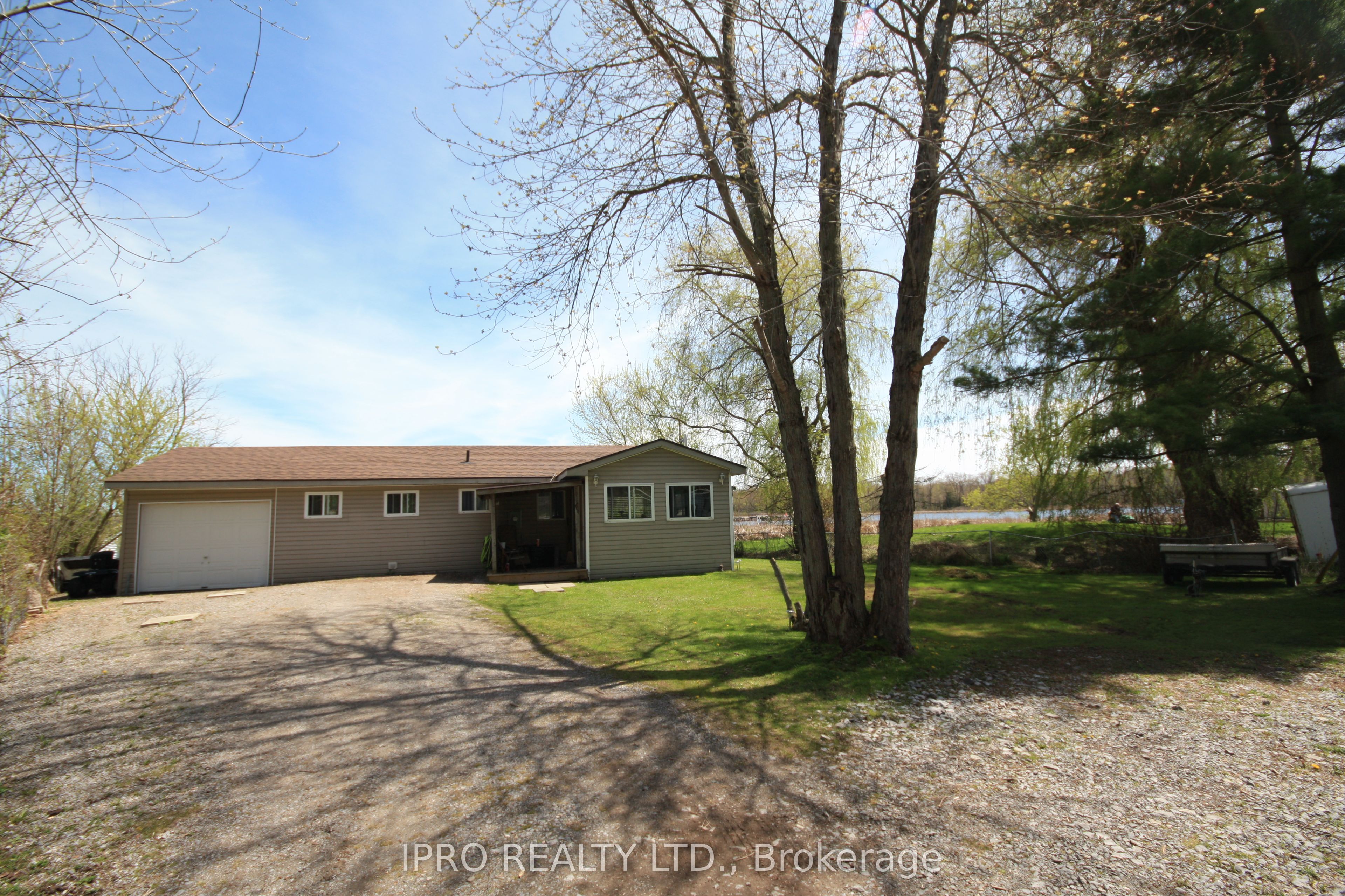 33 Willow Point Road