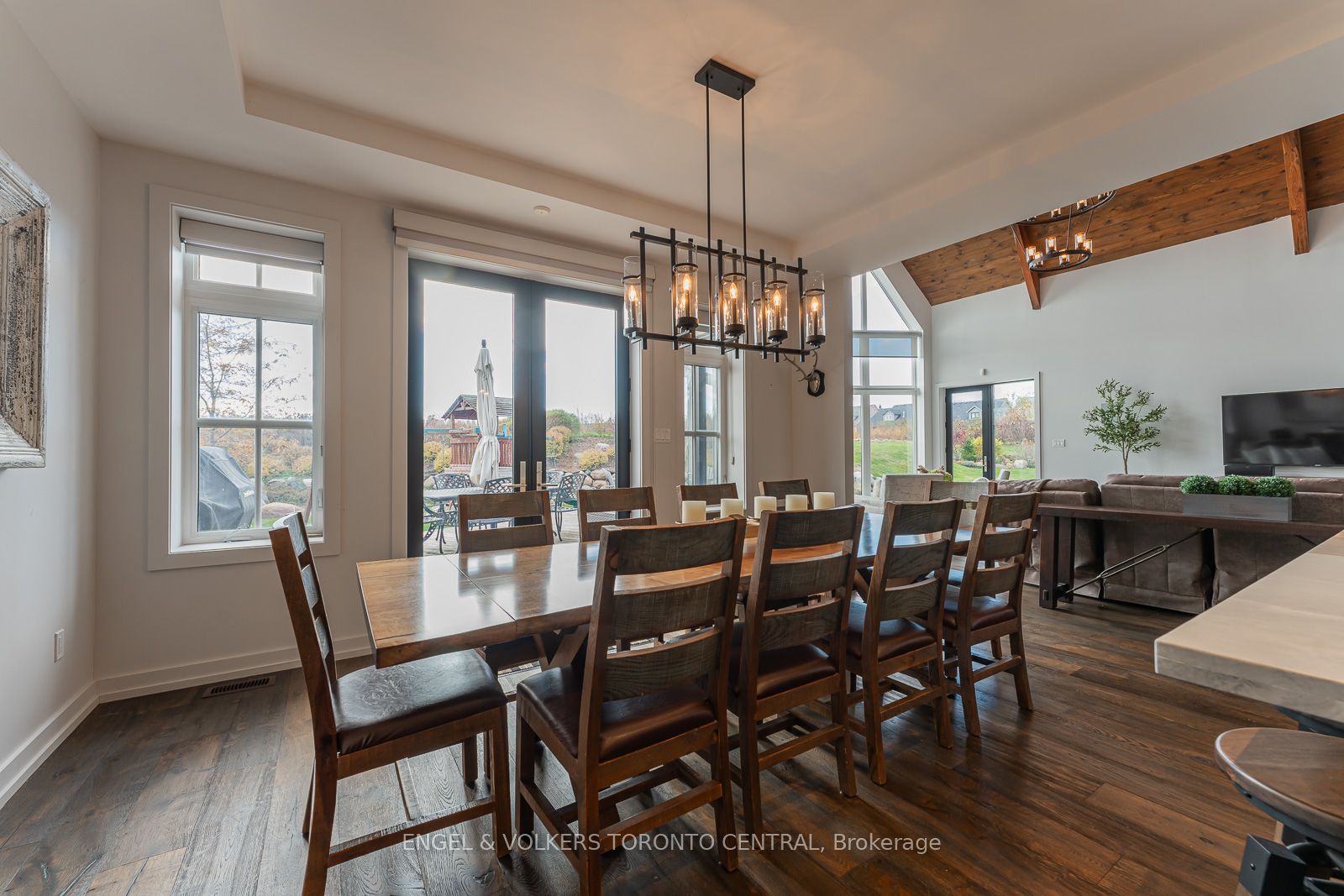 280 Sunset Boulevard