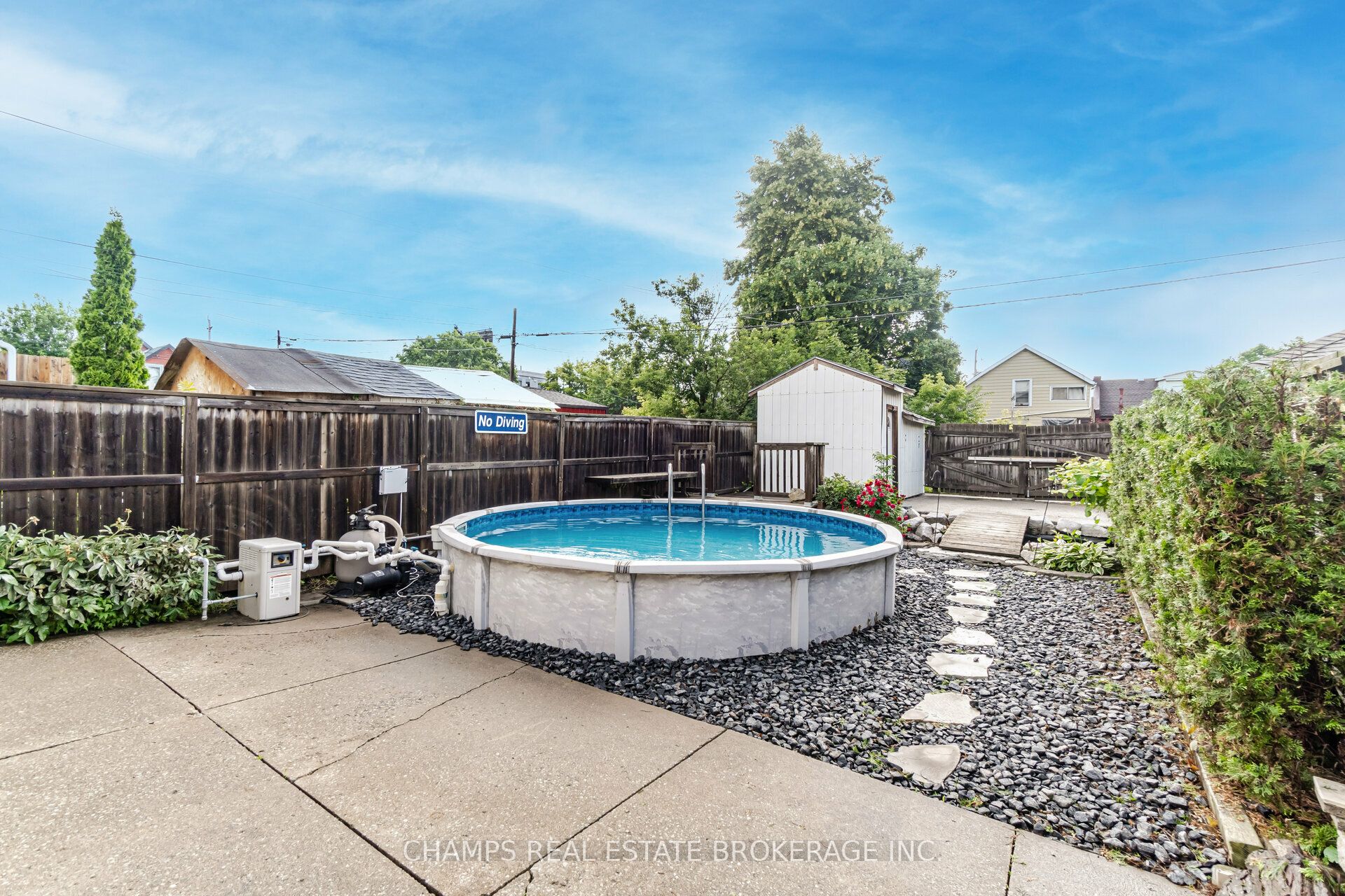 242 East Avenue N