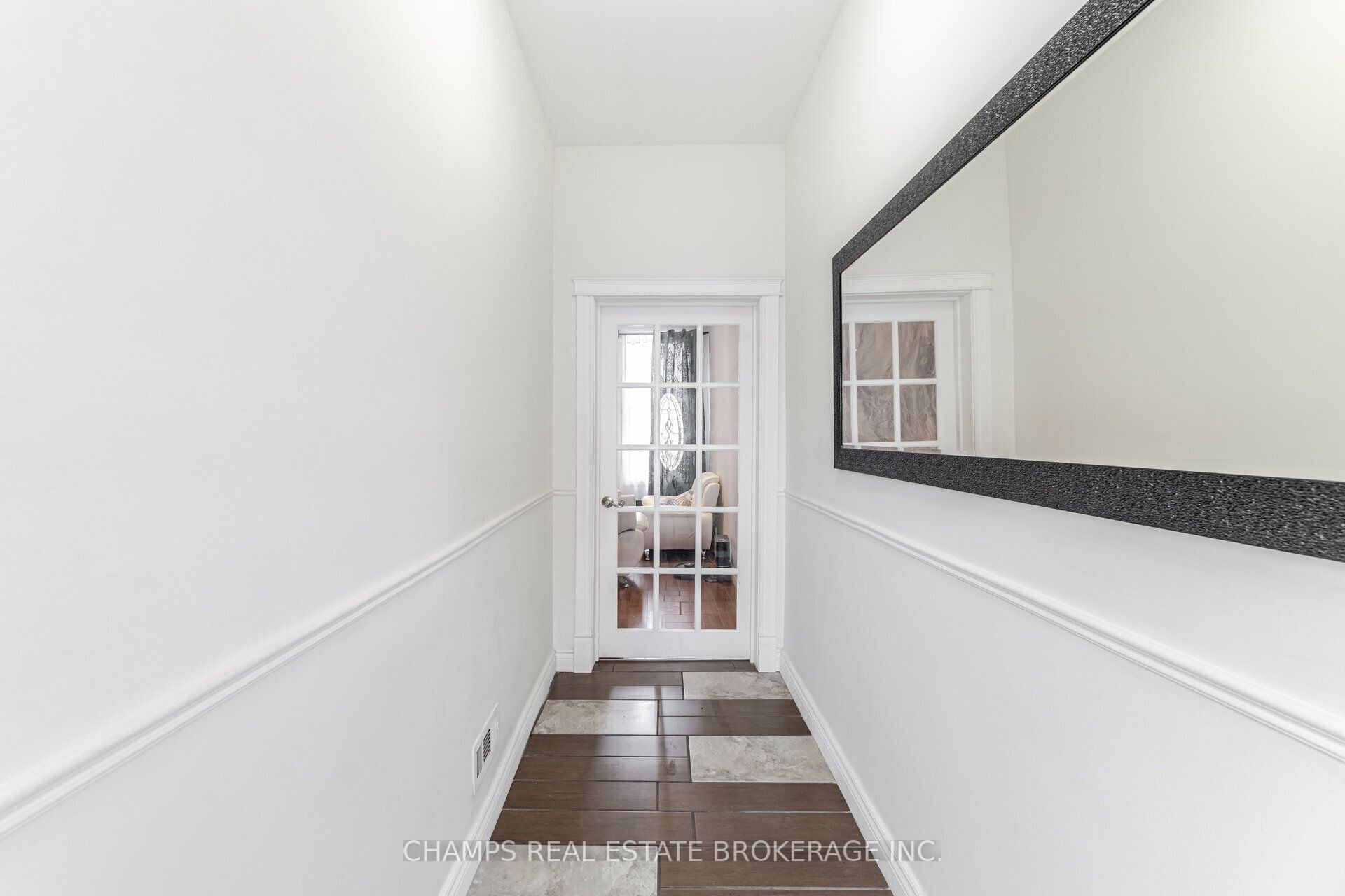 242 East Avenue N