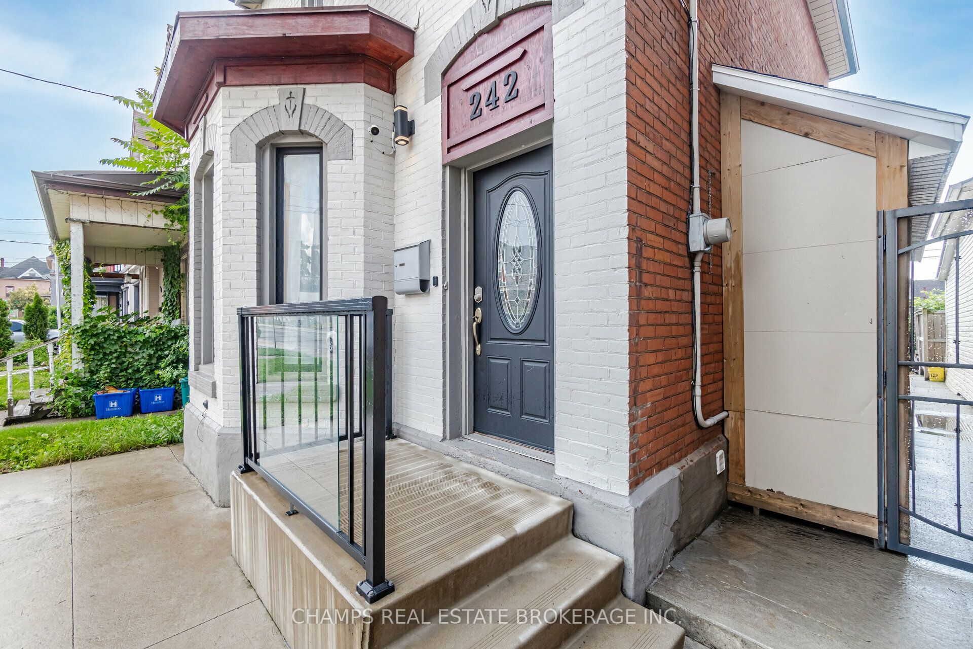 242 East Avenue N