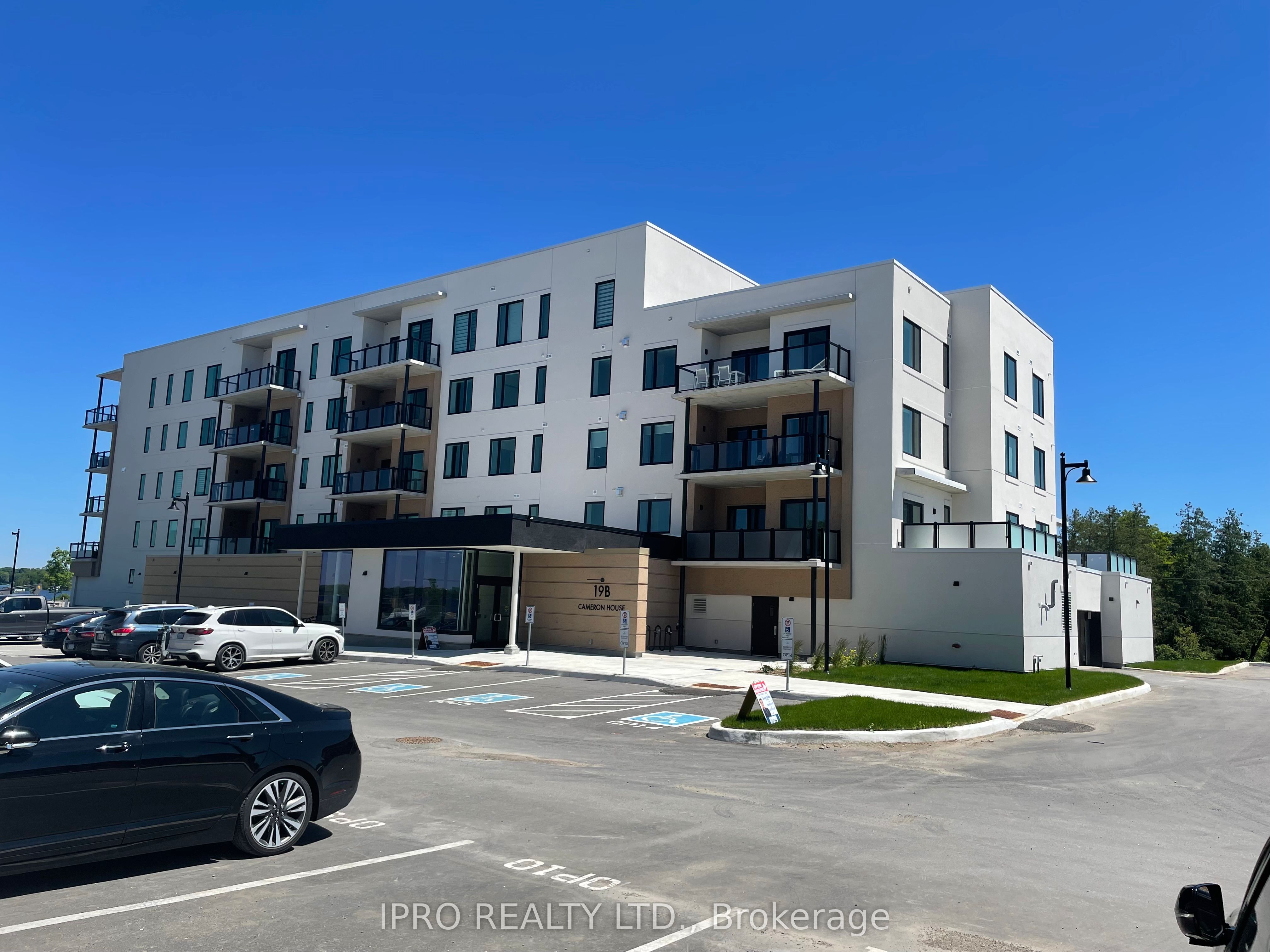 19B West Street N #303