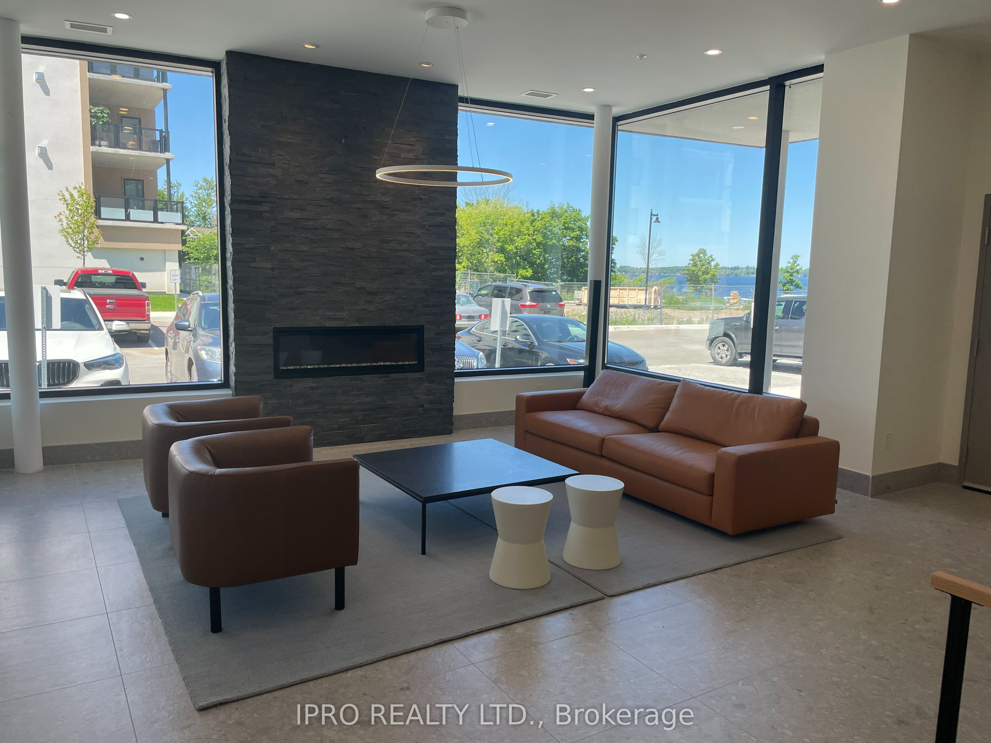 19B West Street N #303