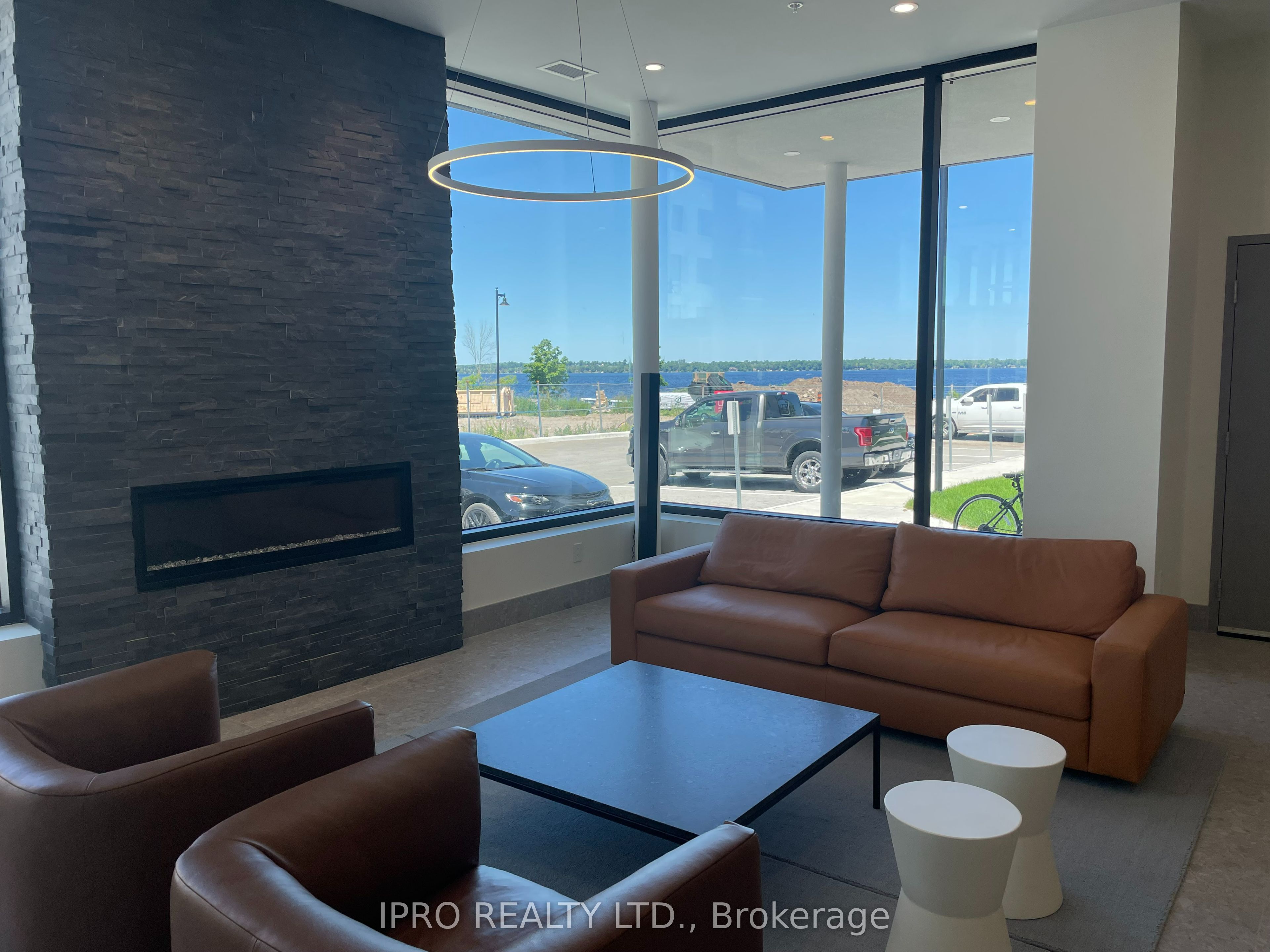 19B West Street N #303