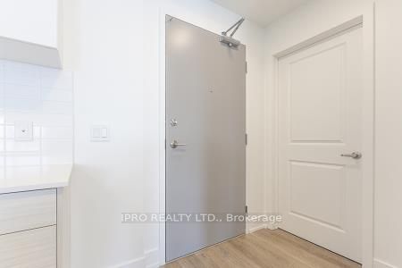 19B West Street N #303