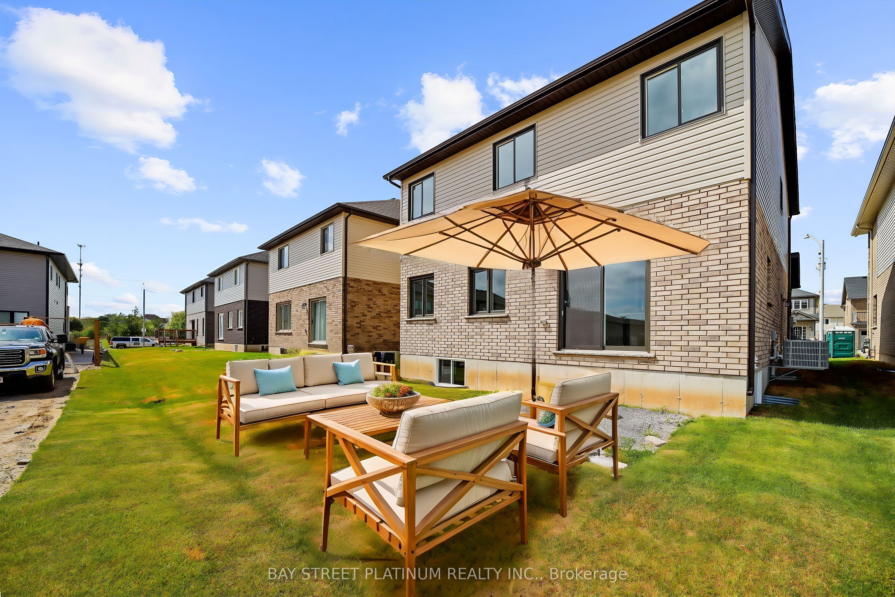11 ALICIA Crescent