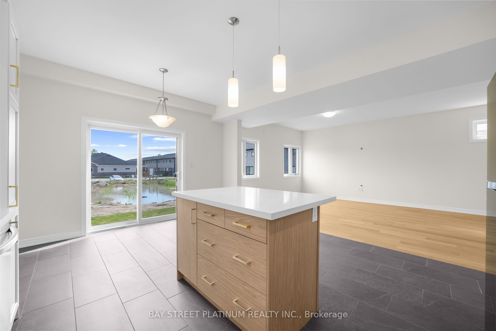 11 ALICIA Crescent