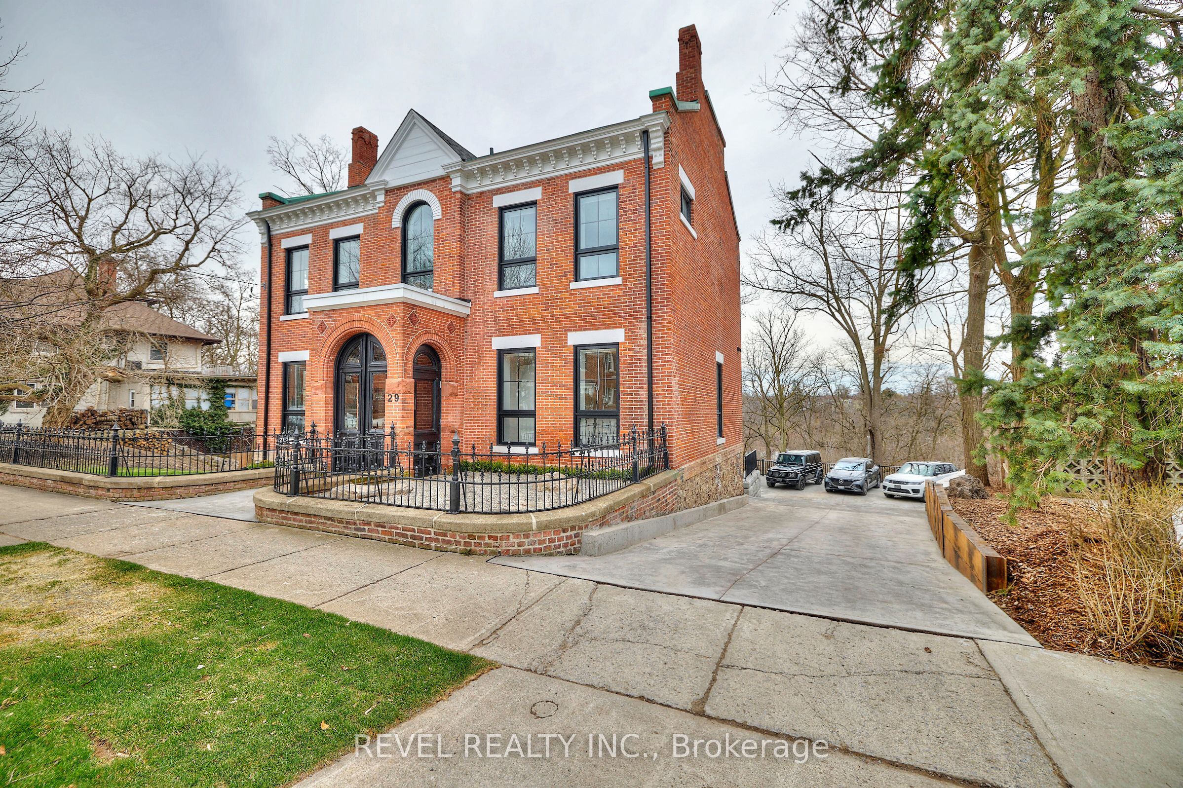 29 Yates Street