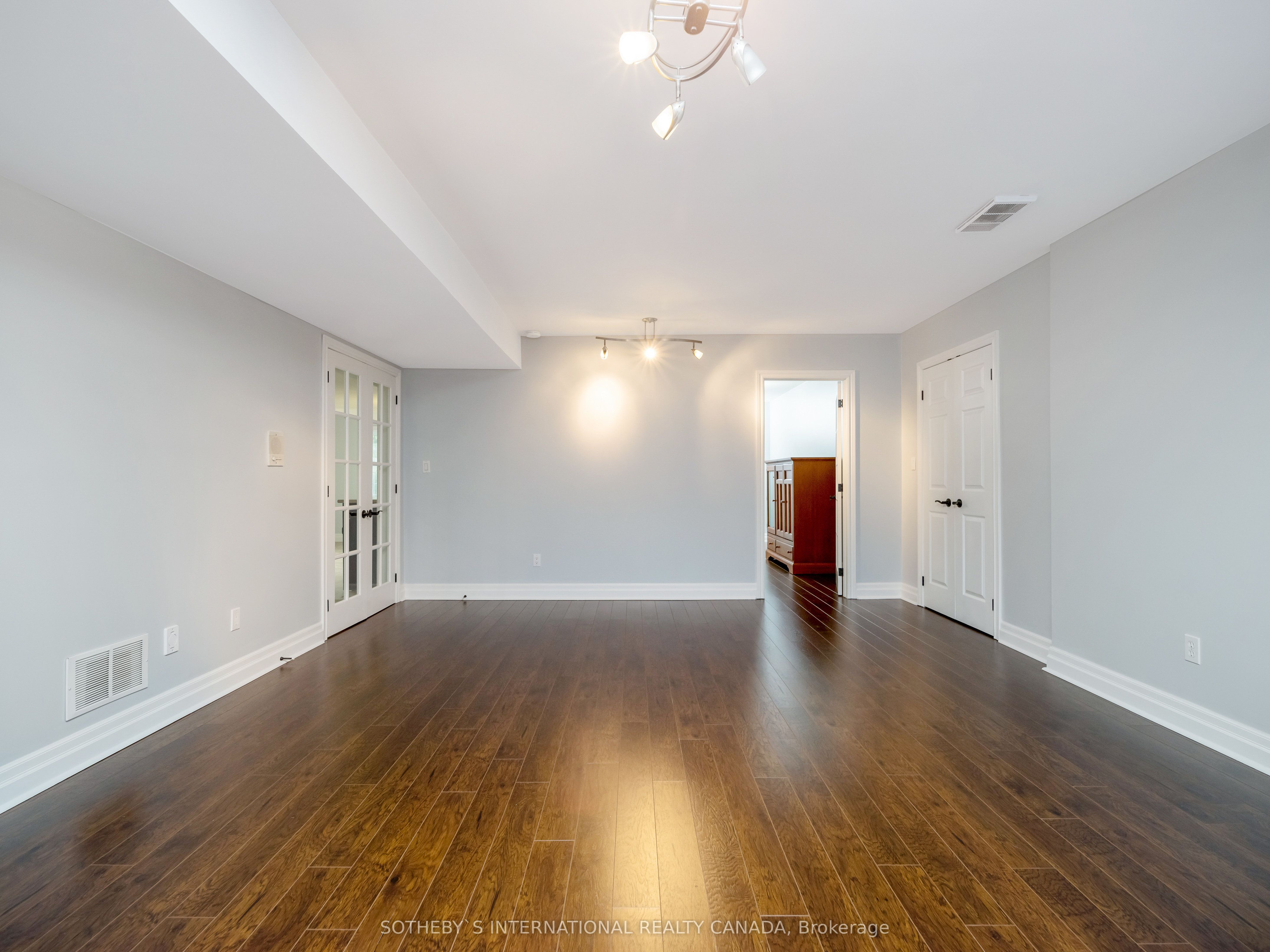 110 Concession 11 Road E