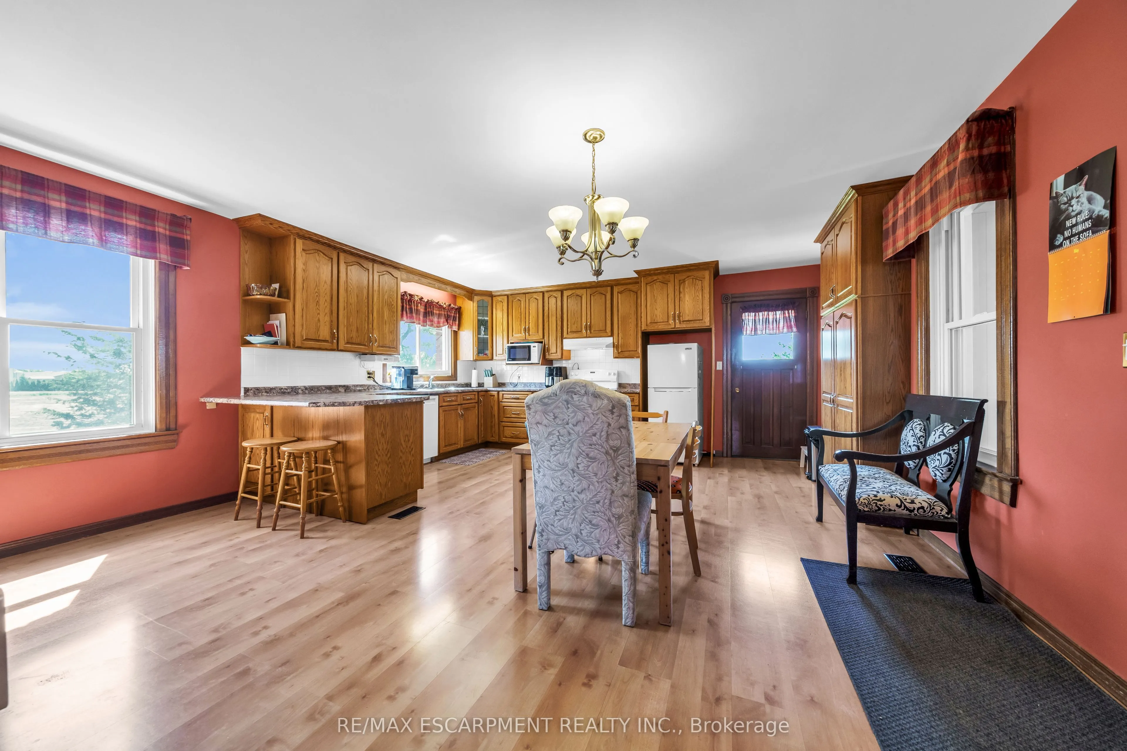 4932 Fly Road