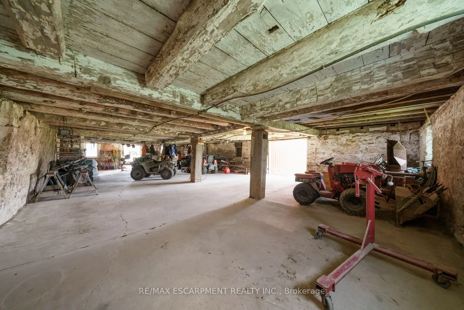 4932 Fly Road