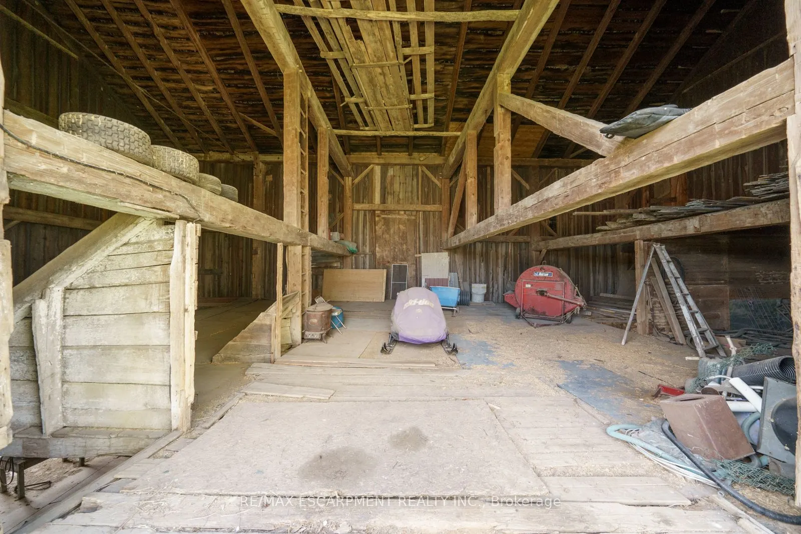 4932 Fly Road