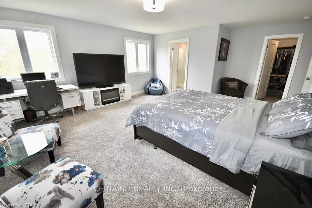 1312 SANDBAR STREET