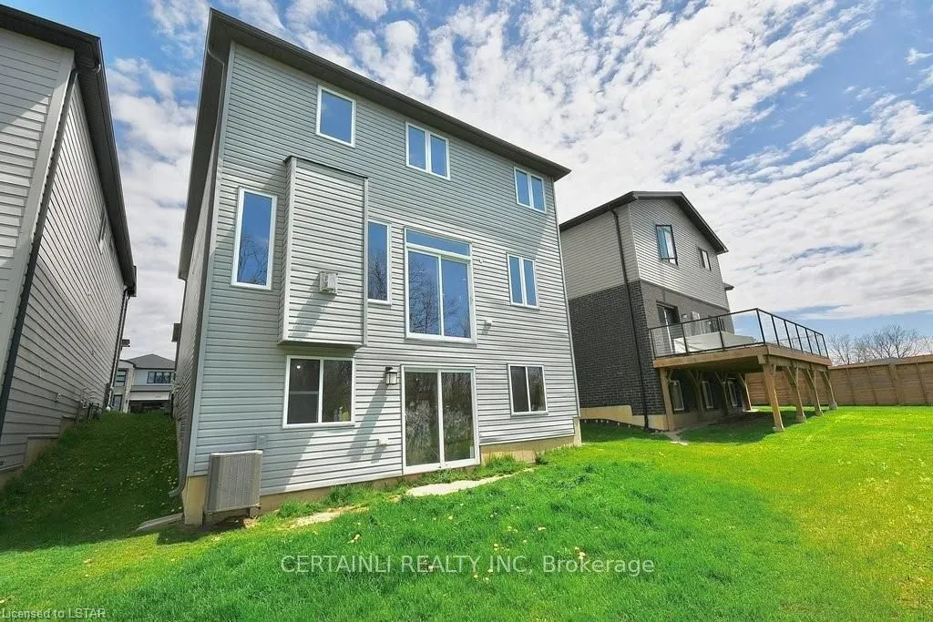 1312 SANDBAR STREET