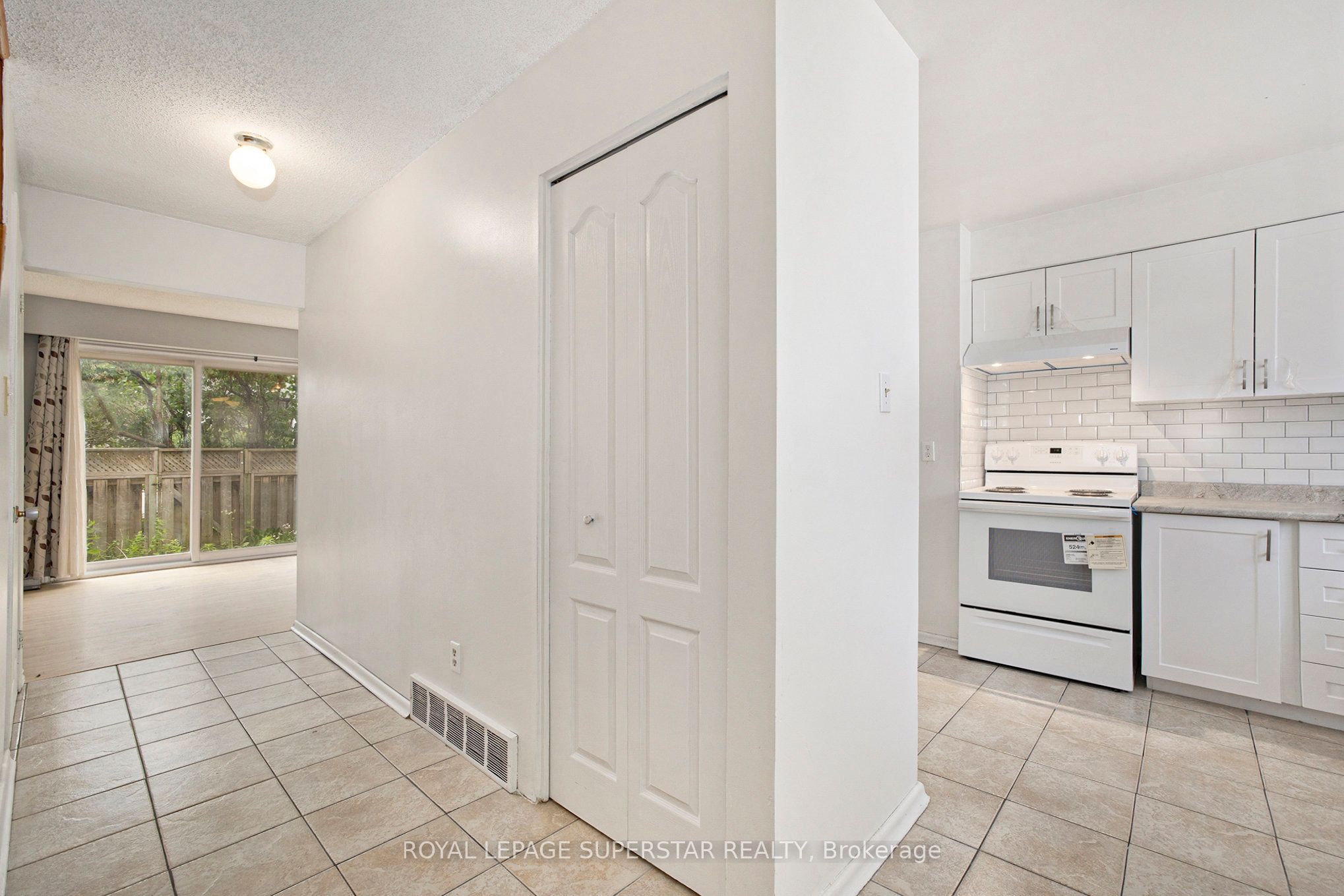 427 Moodie Drive #25