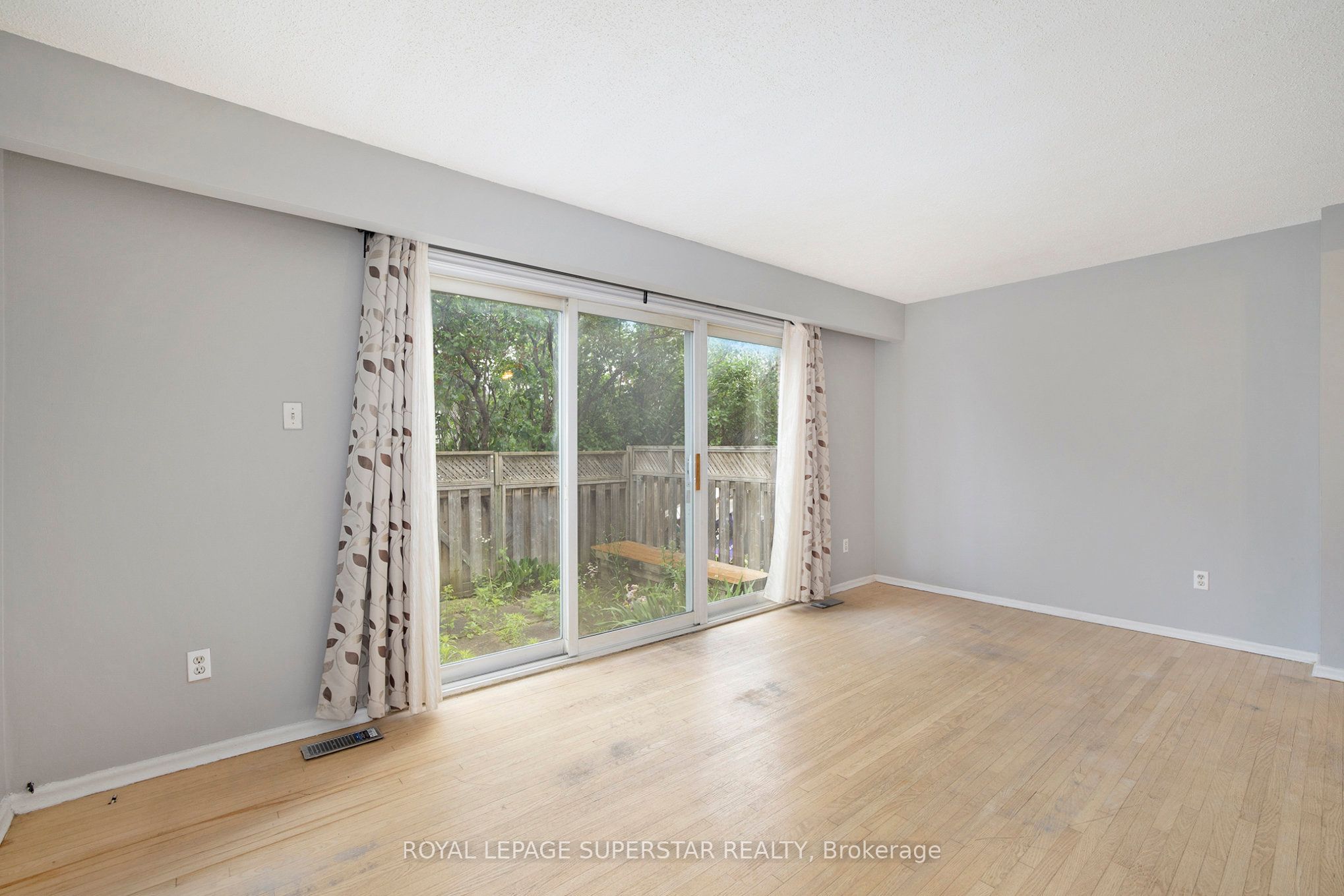 427 Moodie Drive #25