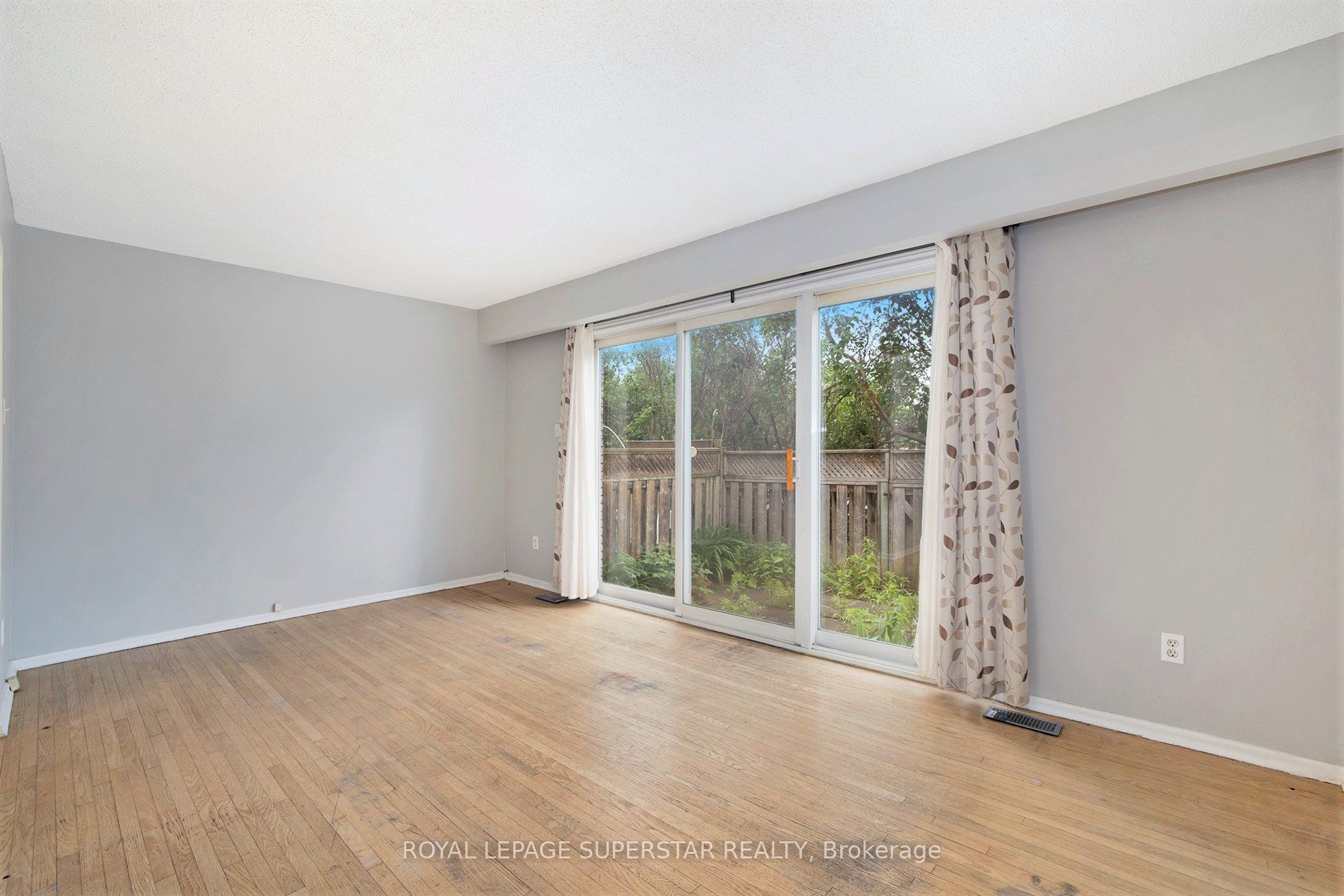 427 Moodie Drive #25