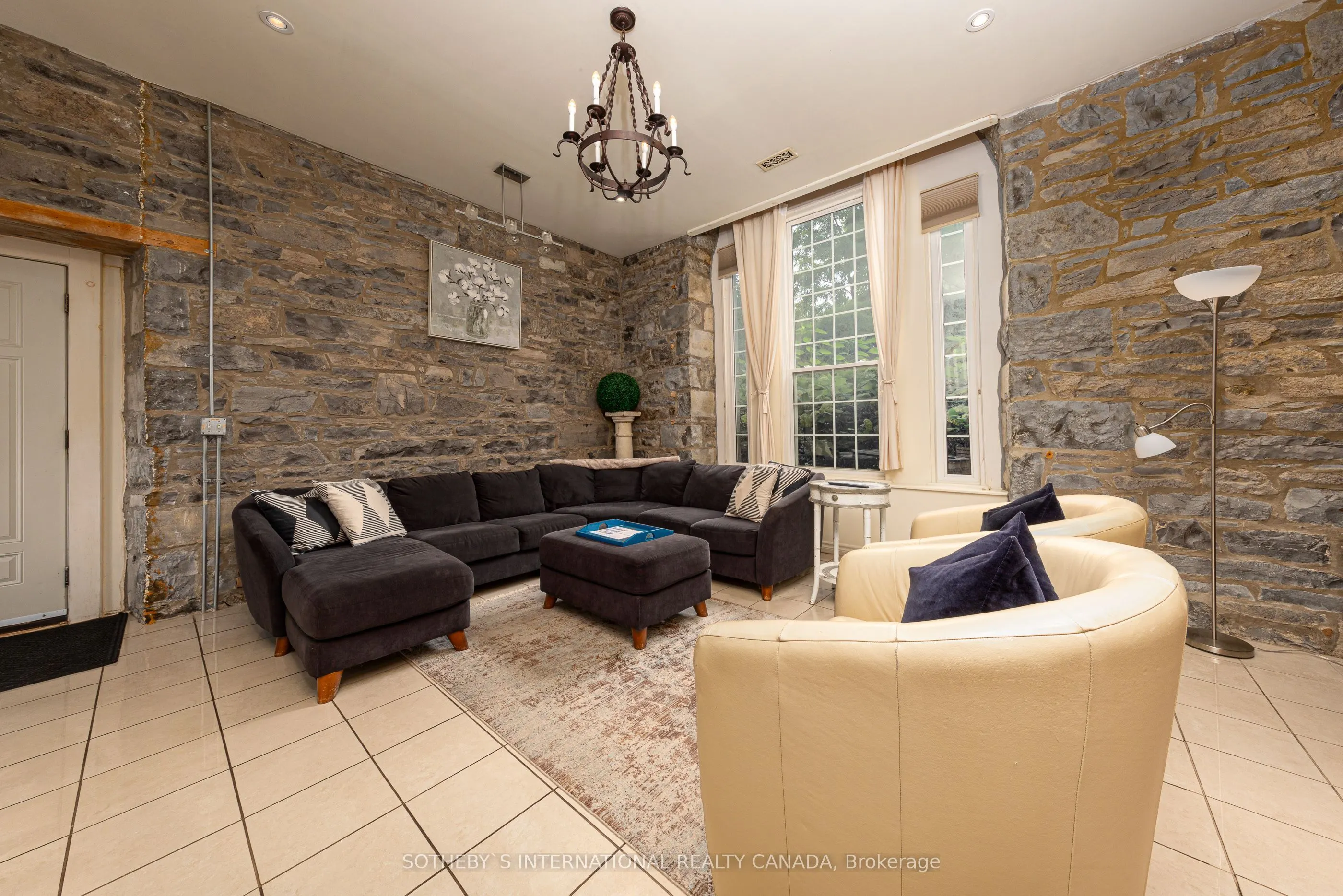 8 Starr Place