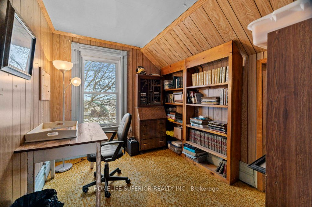 678 SQUIRE Road