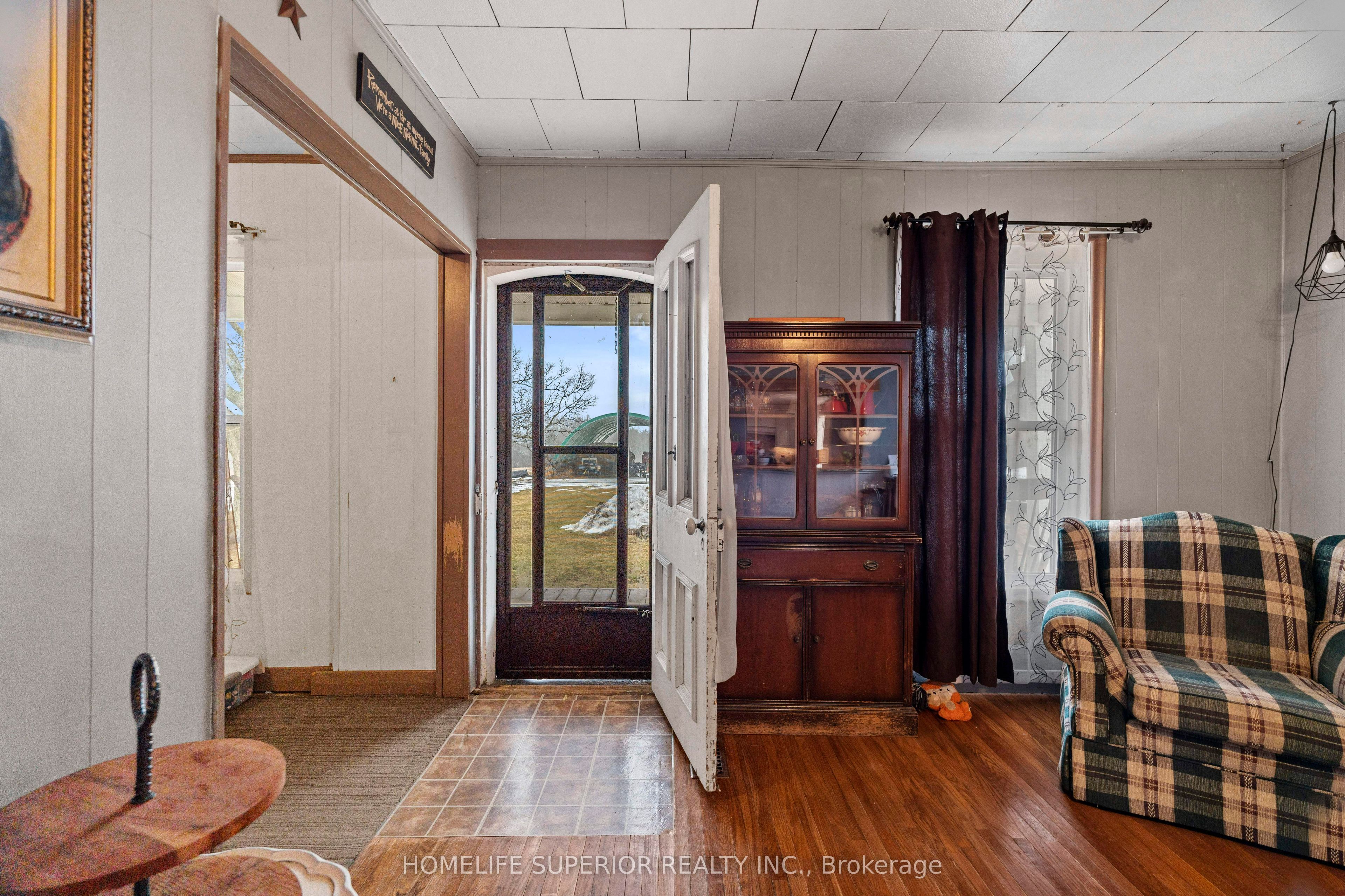 678 SQUIRE Road