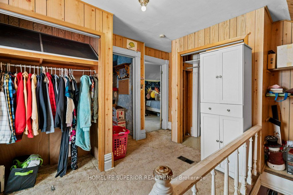 678 SQUIRE Road