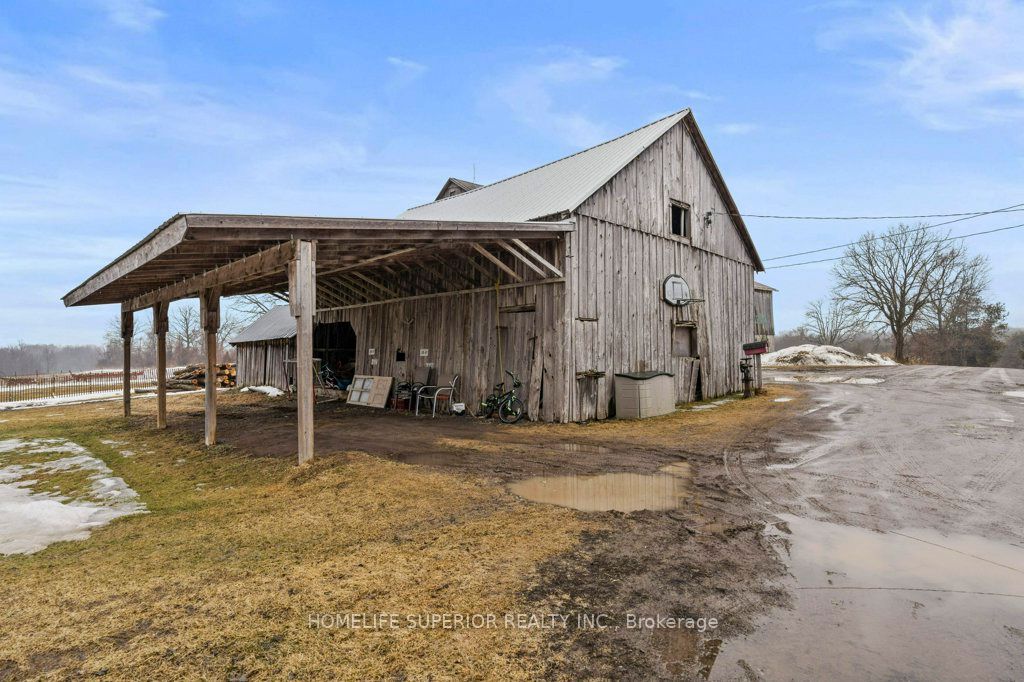 678 SQUIRE Road