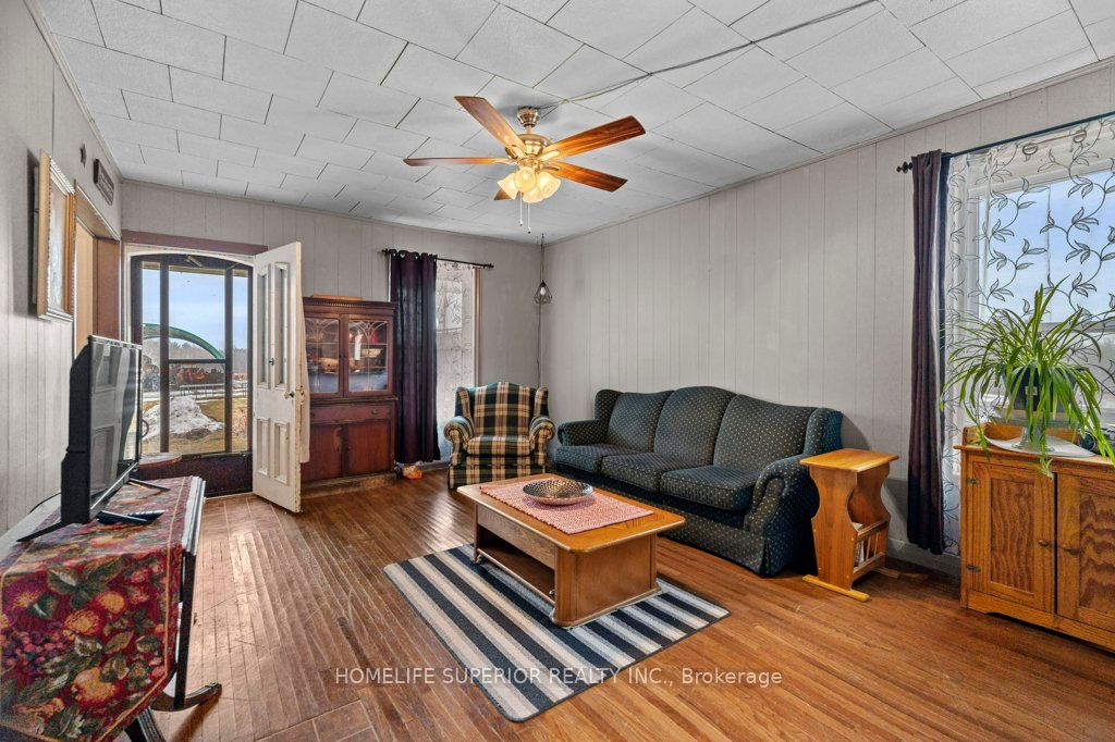 678 SQUIRE Road
