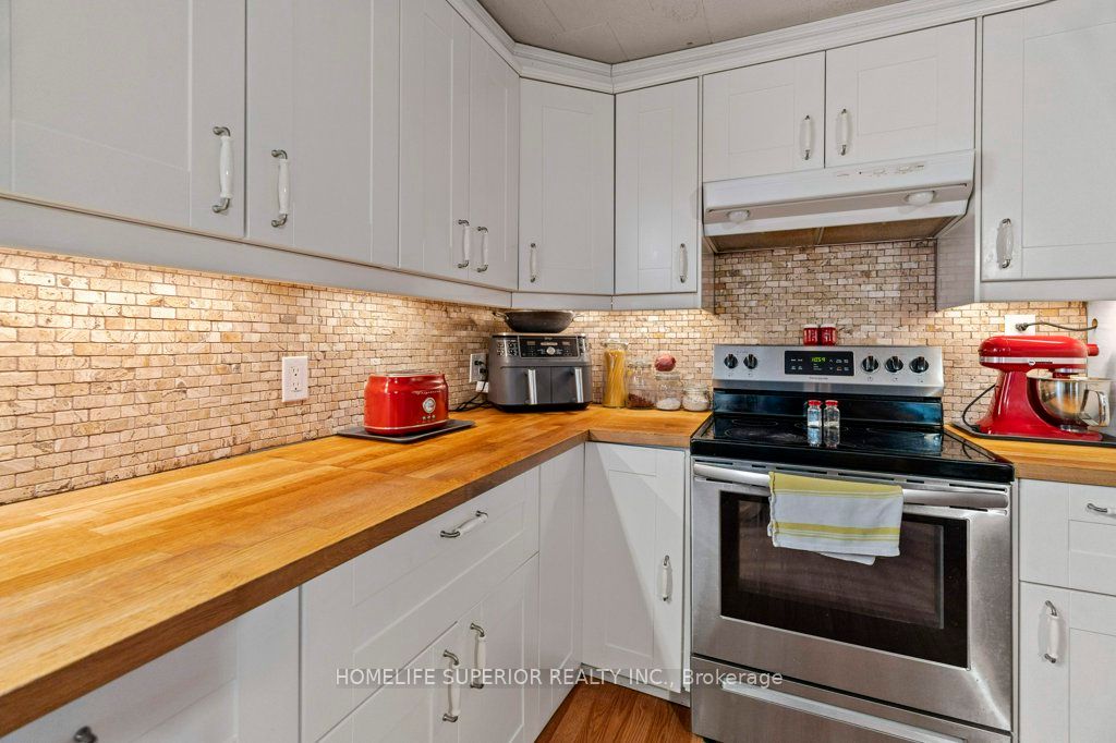678 SQUIRE Road