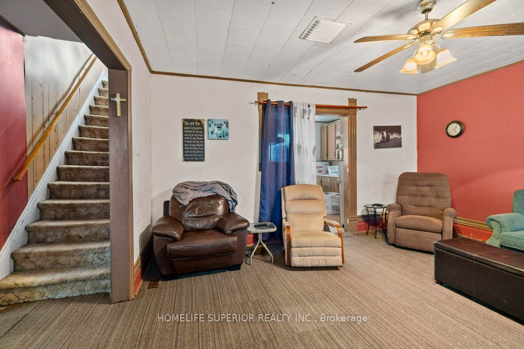 678 SQUIRE Road