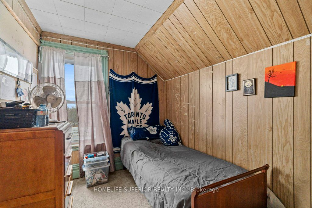 678 SQUIRE Road