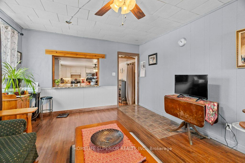 678 SQUIRE Road
