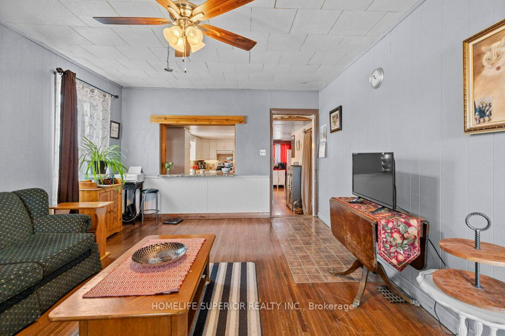 678 SQUIRE Road