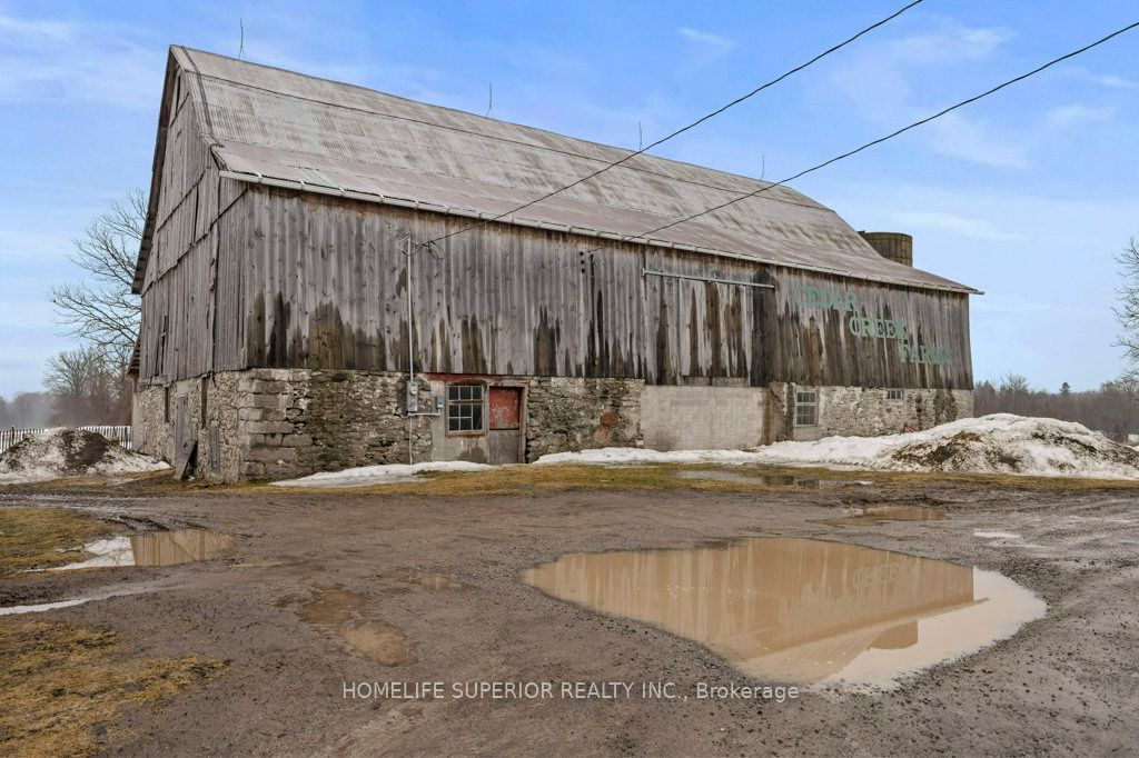 678 SQUIRE Road
