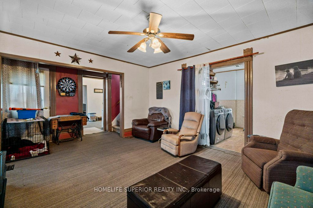 678 SQUIRE Road