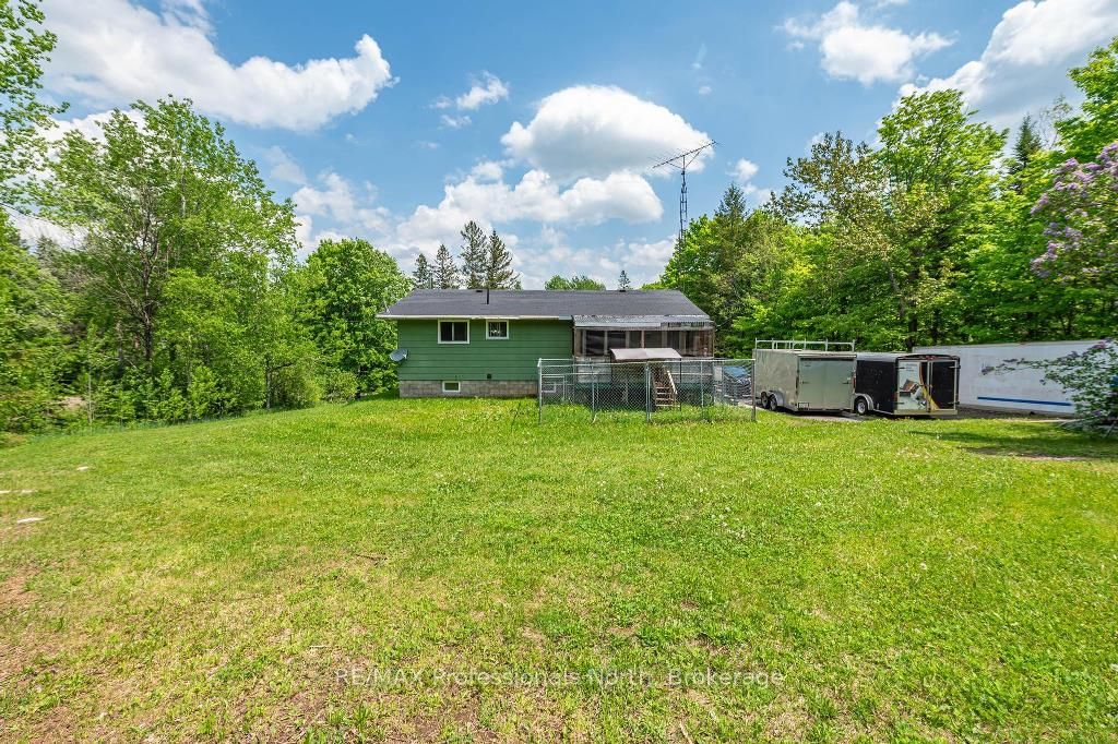 1060 Lees Road