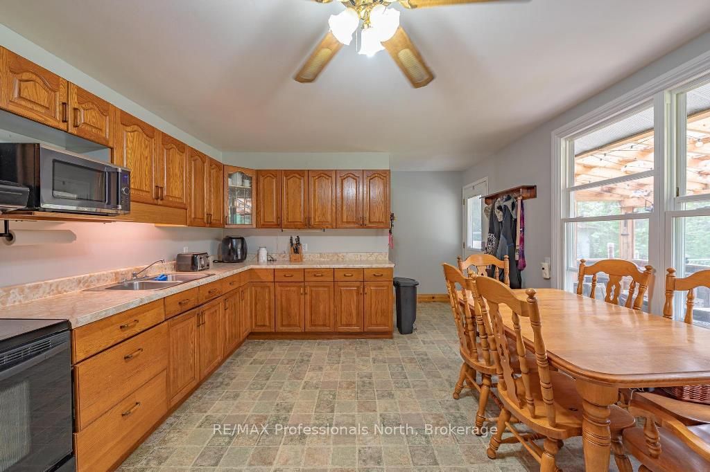 1060 Lees Road