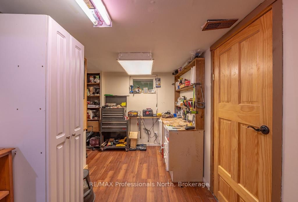 1060 Lees Road