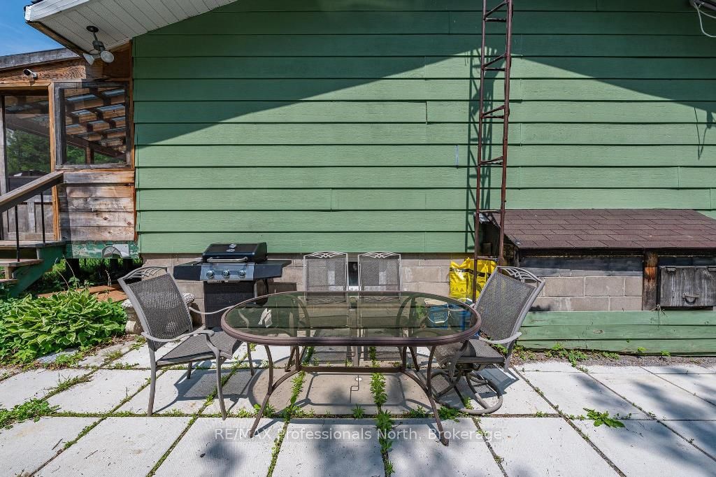 1060 Lees Road