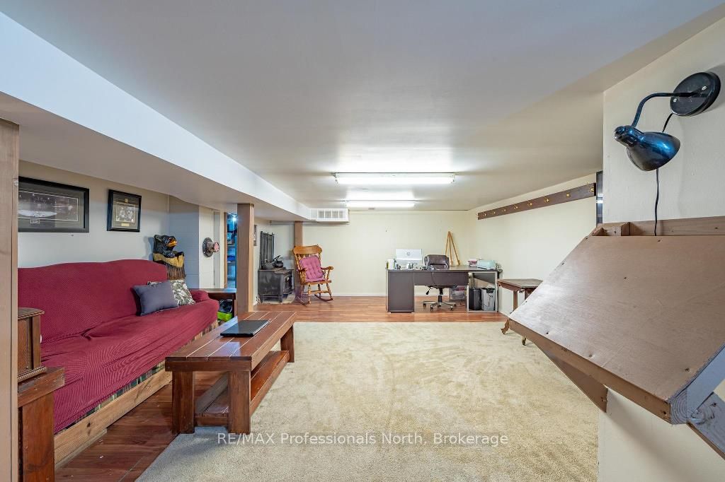 1060 Lees Road