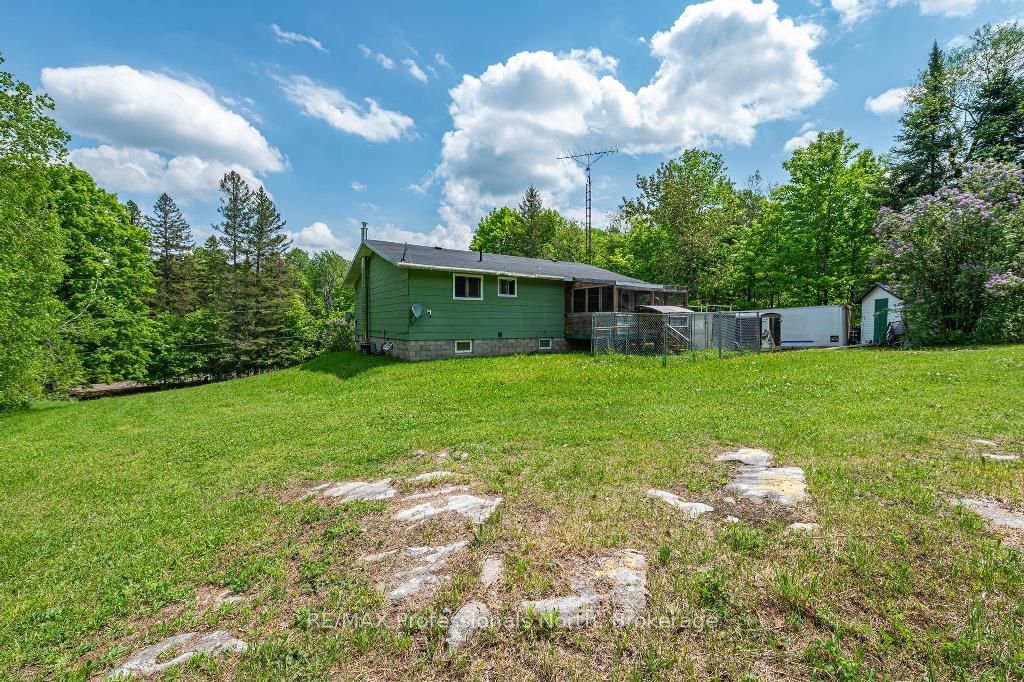 1060 Lees Road