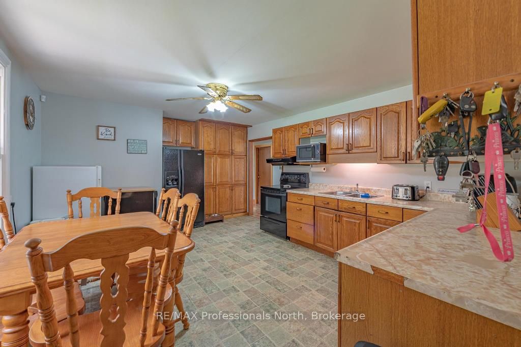1060 Lees Road