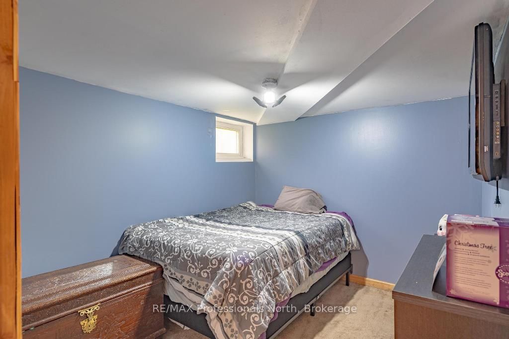 1060 Lees Road