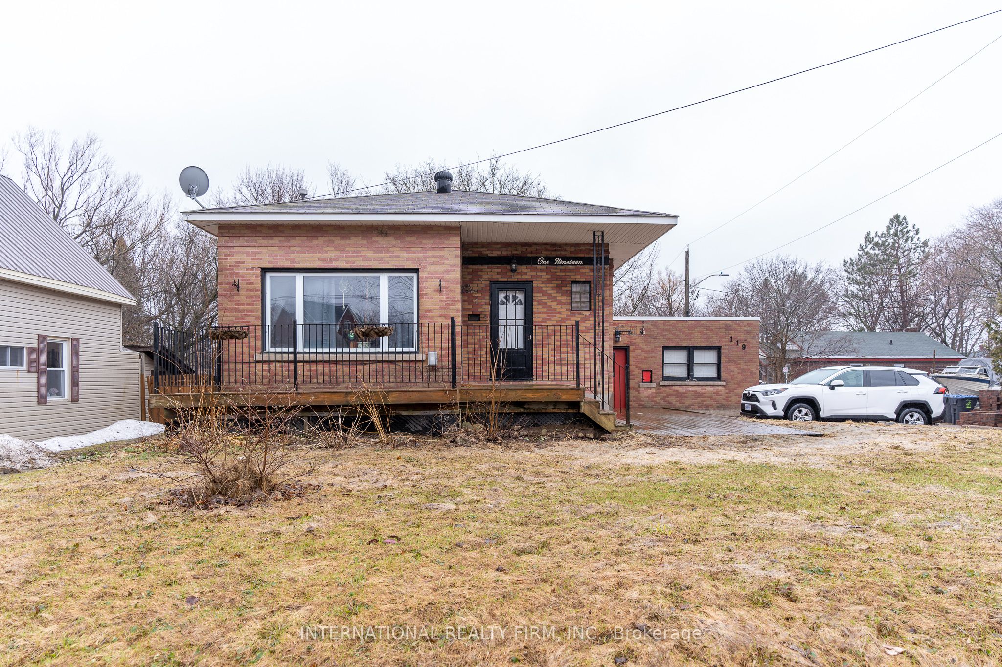 119 Salisbury Avenue