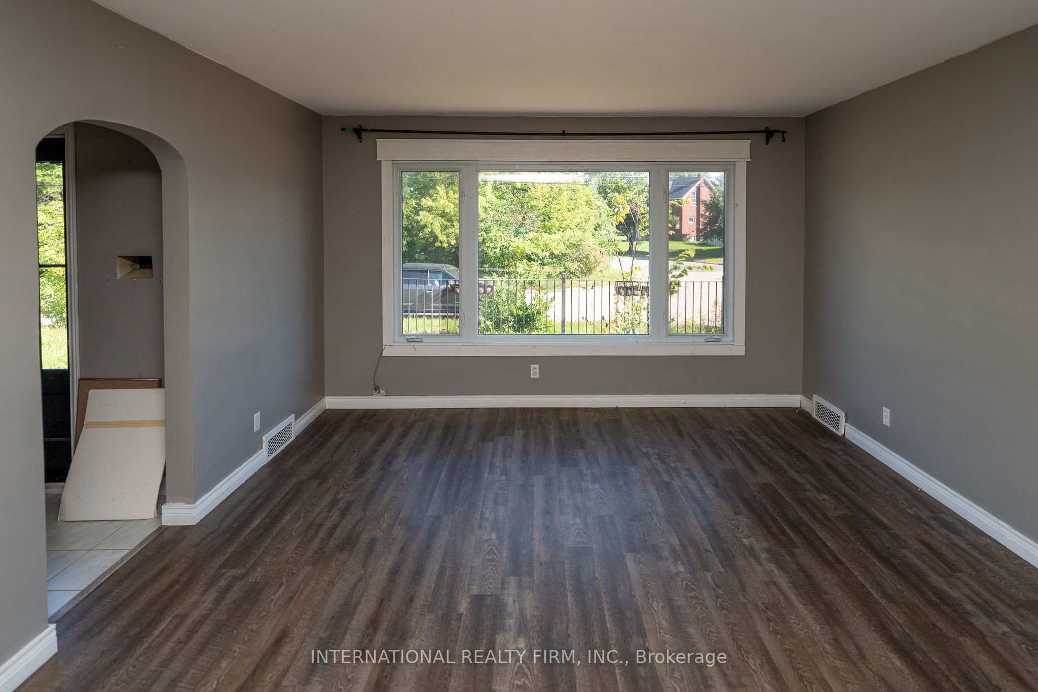 119 Salisbury Avenue
