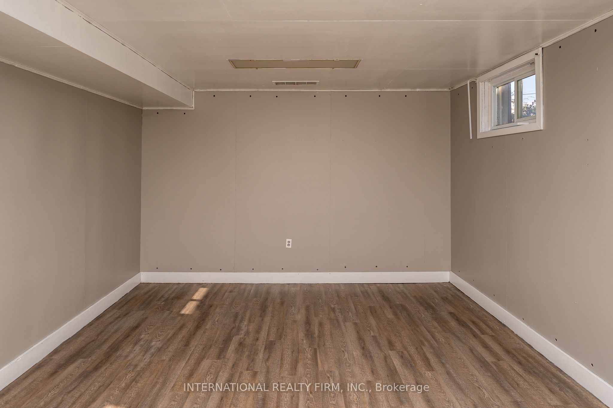 119 Salisbury Avenue