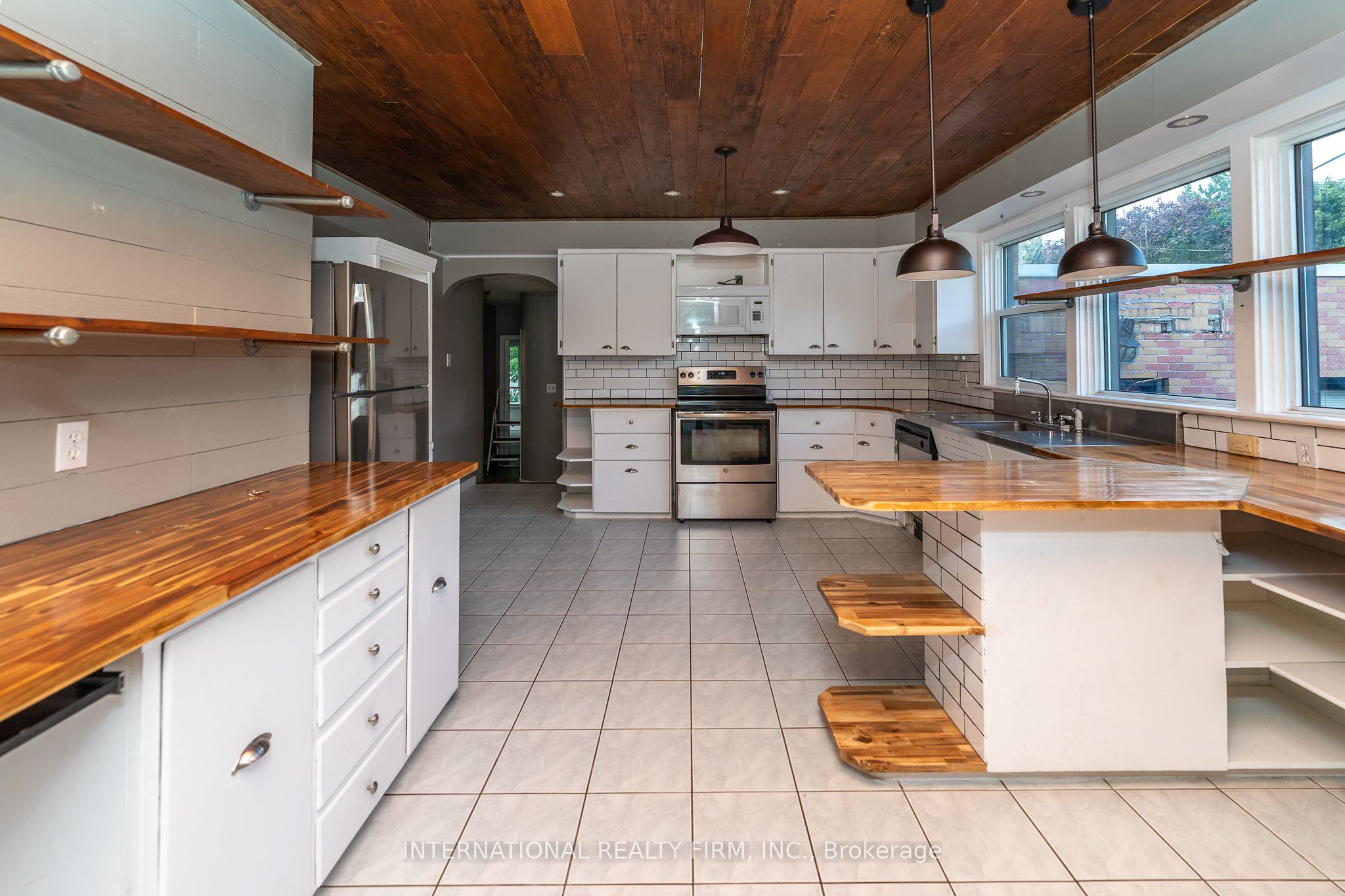 119 Salisbury Avenue