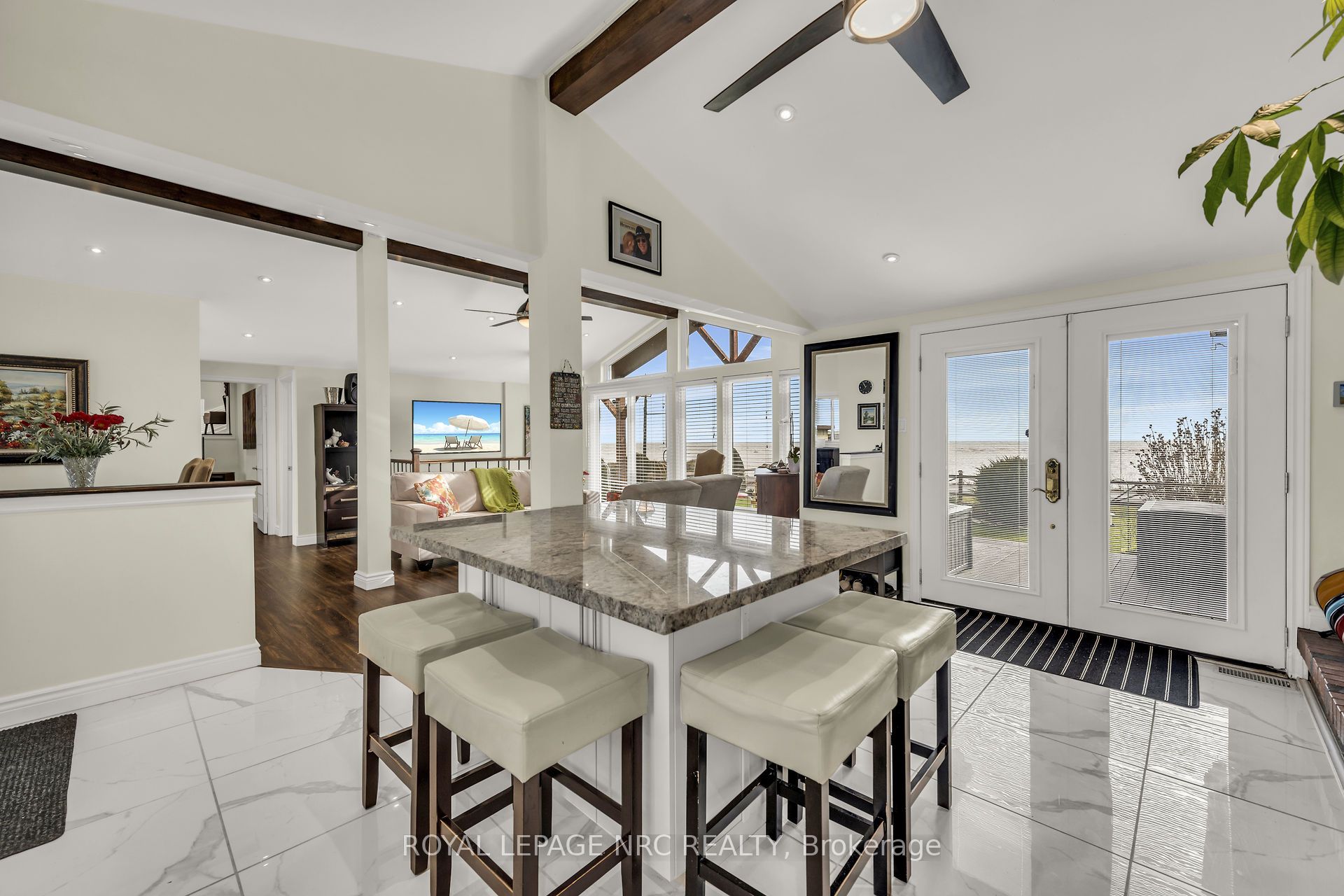 817 Lakeshore Road