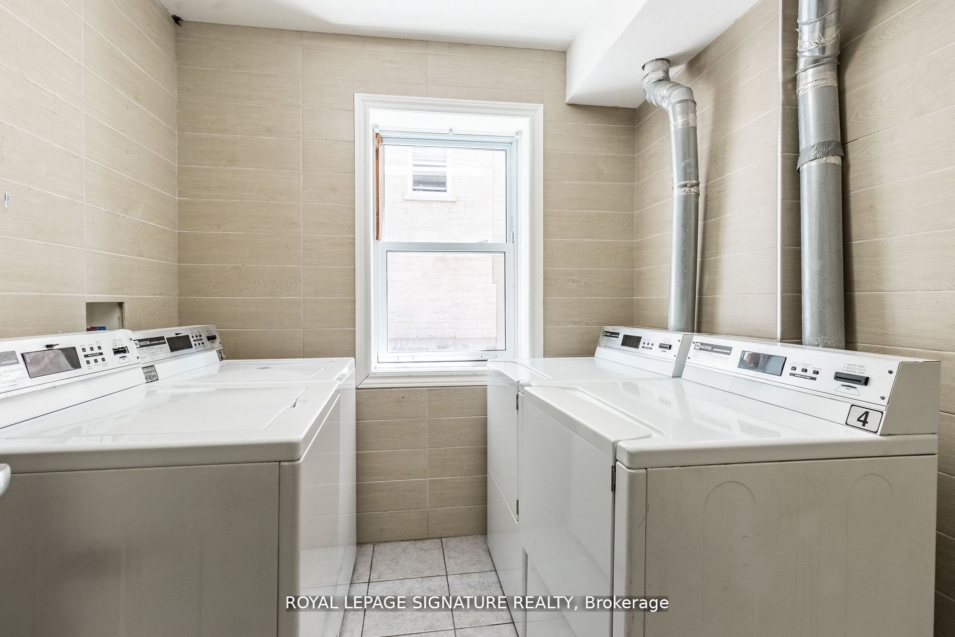 253 Lester Street, #101